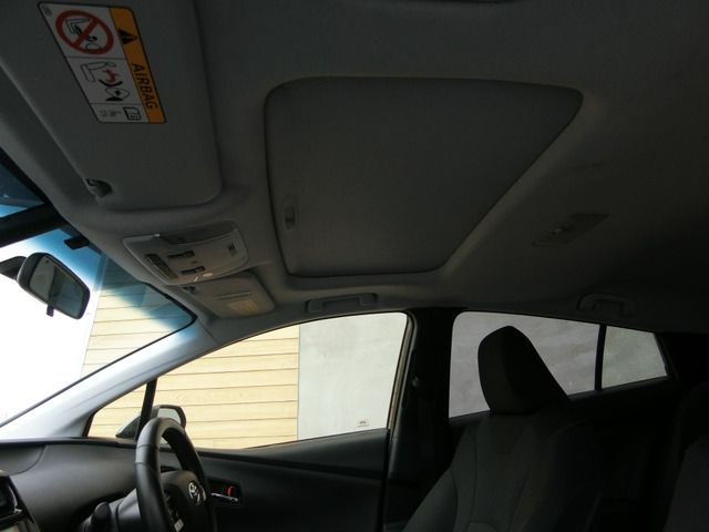 TOYOTA PRIUS 2016 Image 31