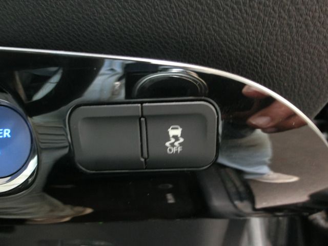 TOYOTA PRIUS 2016 Image 31