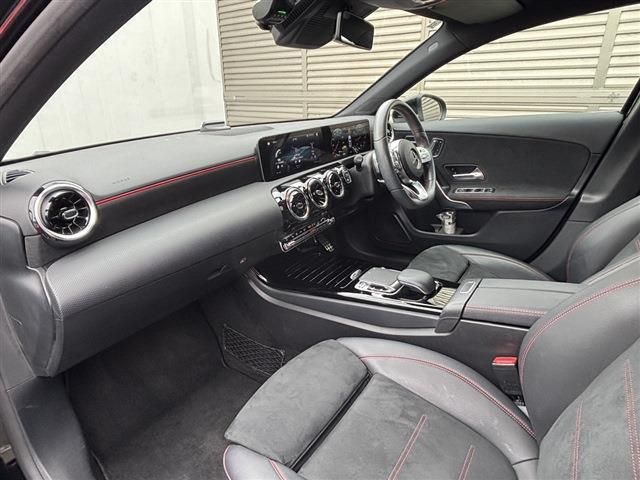 MERCEDES BENZ A CLAS 2018 Image 31