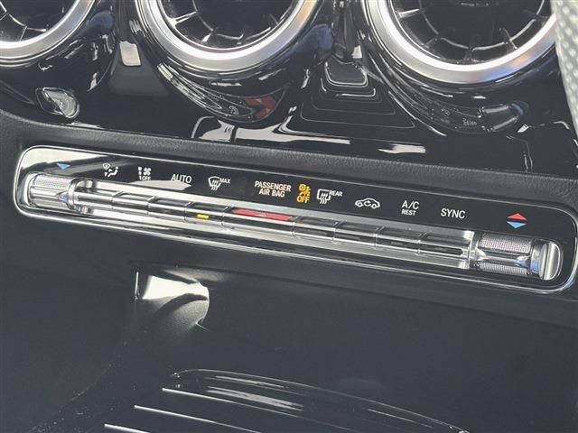 MERCEDES BENZ A CLAS 2018 Image 31