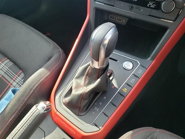 VOLKSWAGEN POLO GTI 2018 Image 31