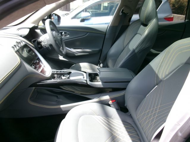 ASTON MARTIN SUV 2021 Image 31