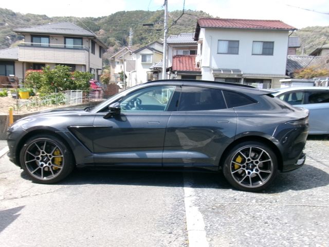 ASTON MARTIN SUV 2021 Image 31