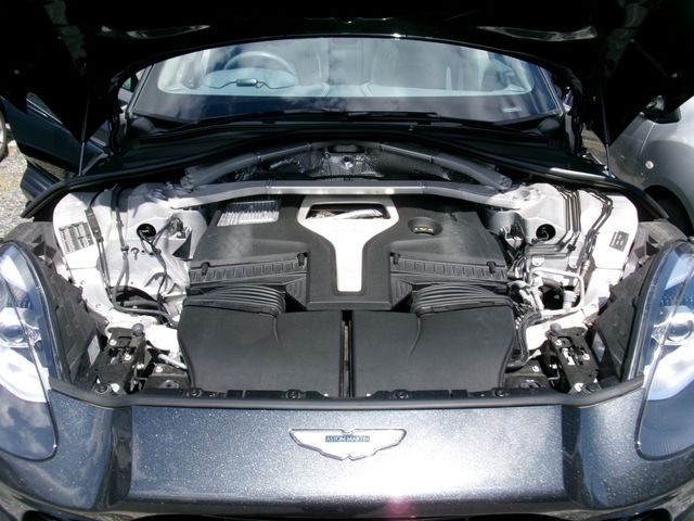 ASTON MARTIN SUV 2021 Image 31