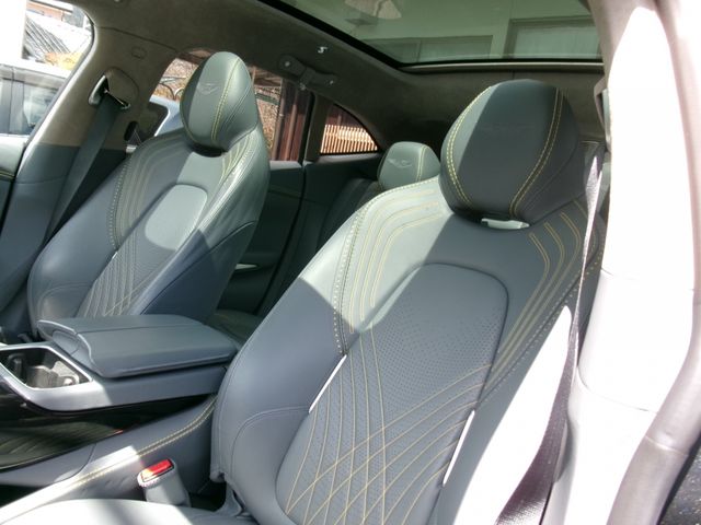 ASTON MARTIN SUV 2021 Image 31