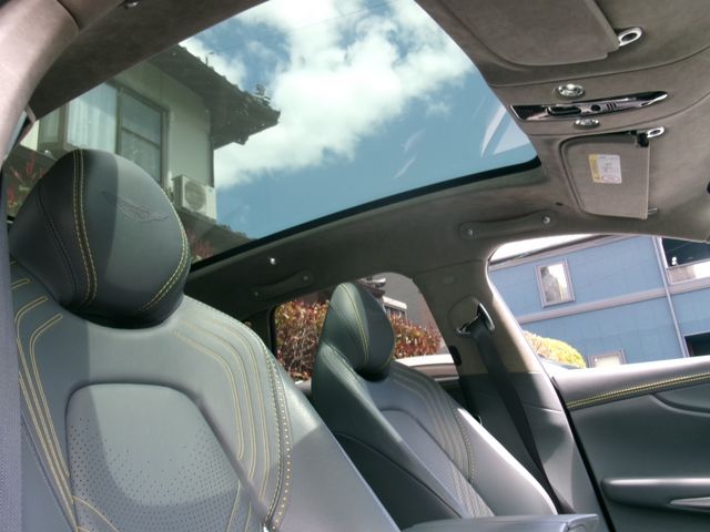 ASTON MARTIN SUV 2021 Image 31