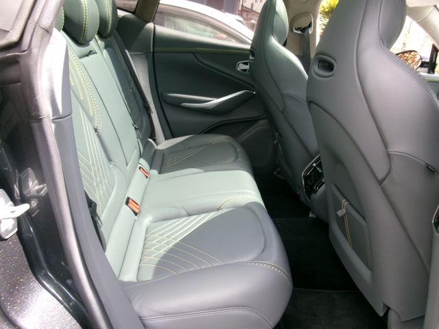 ASTON MARTIN SUV 2021 Image 31