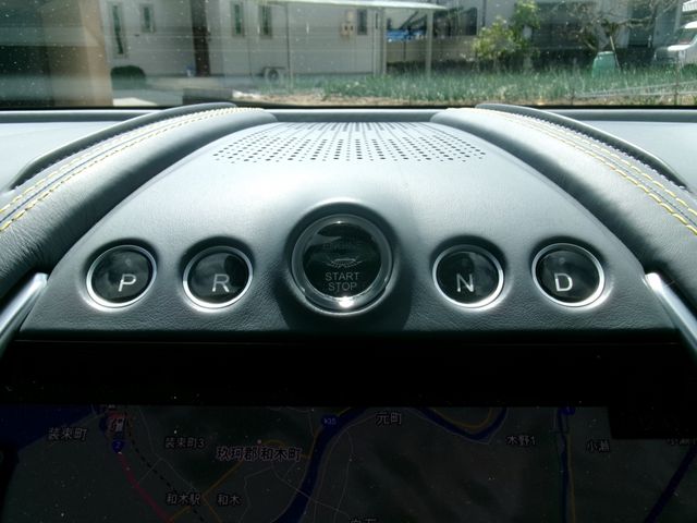 ASTON MARTIN SUV 2021 Image 31