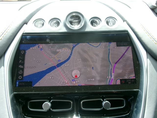 ASTON MARTIN SUV 2021 Image 31