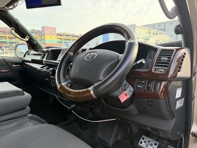 TOYOTA HIACE VAN 2WD 2011 Image 31