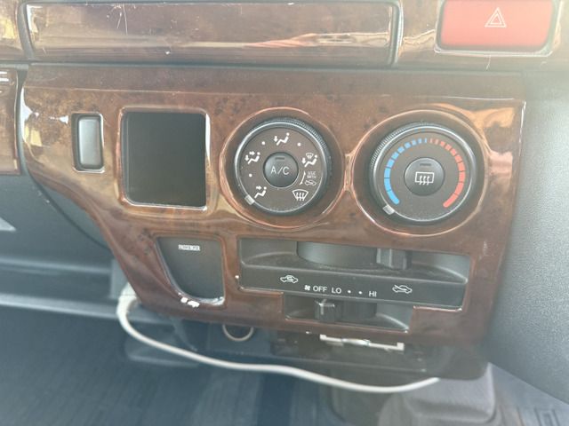 TOYOTA HIACE VAN 2WD 2011 Image 31