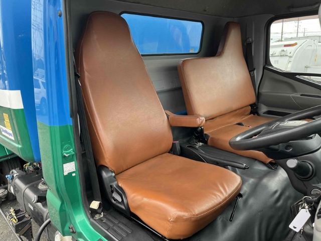MITSUBISHI CANTER 2018 Image 31