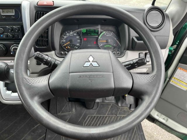 MITSUBISHI CANTER 2018 Image 31