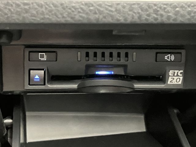 TOYOTA CAMRY HYBRID 2022 Image 31