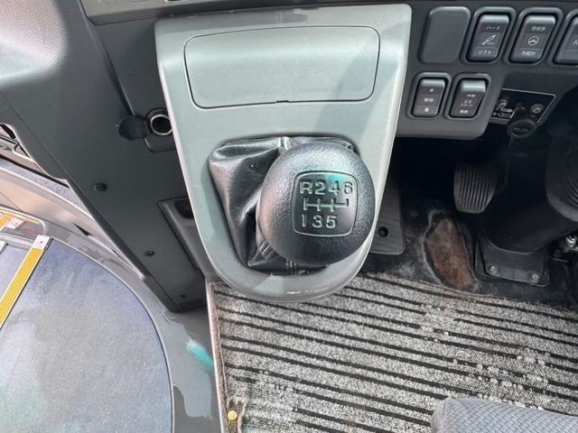 ISUZU GALA 2012 Image 31