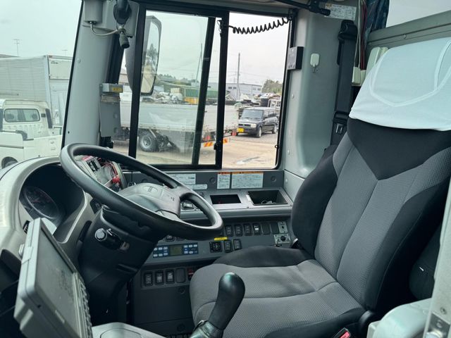 ISUZU GALA 2012 Image 31