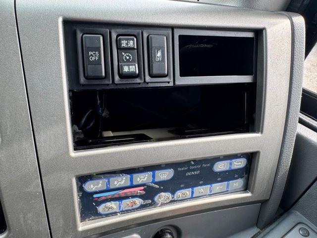 ISUZU GALA 2014 Image 31