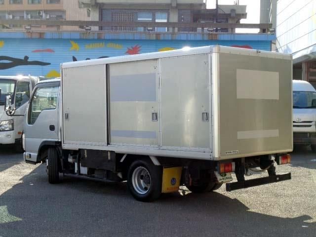 ISUZU  2013 Image 31