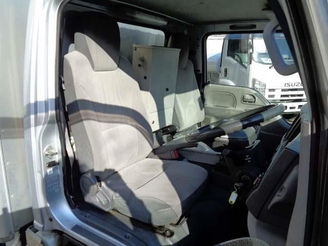 ISUZU  2013 Image 31