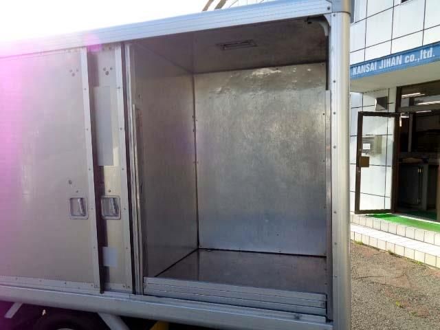 ISUZU  2013 Image 31