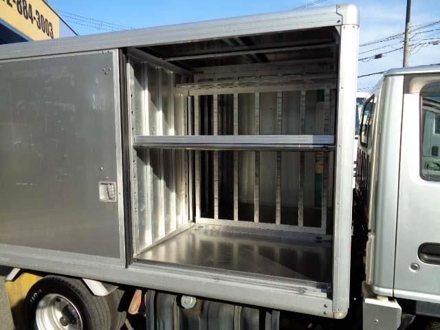 ISUZU  2013 Image 31