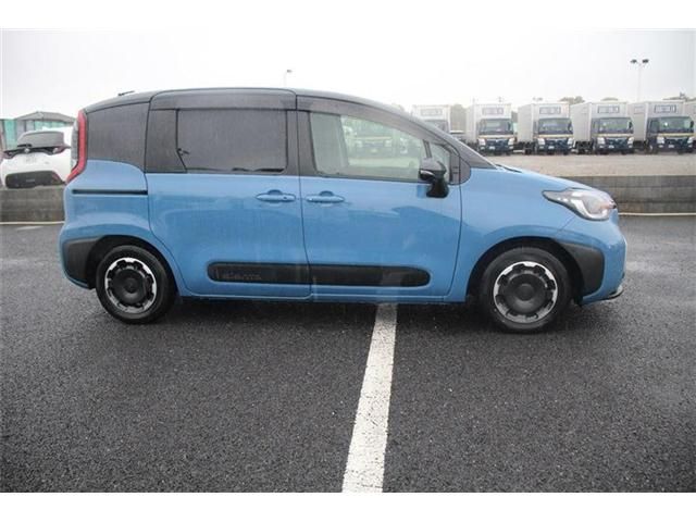 TOYOTA SIENTA HYBRID 2023 Image 31