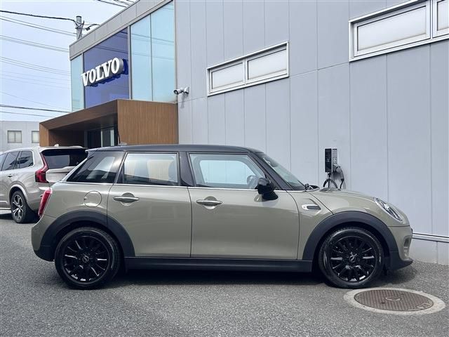 BMW MINI COOPER 5DOOR 2018 Image 31