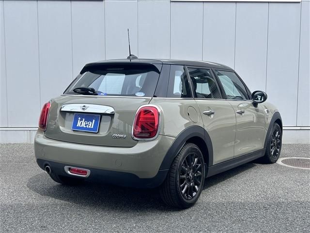 BMW MINI COOPER 5DOOR 2018 Image 31