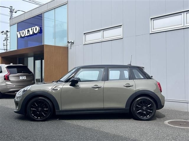 BMW MINI COOPER 5DOOR 2018 Image 31