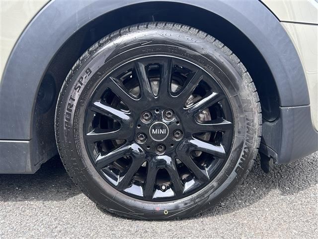 BMW MINI COOPER 5DOOR 2018 Image 31