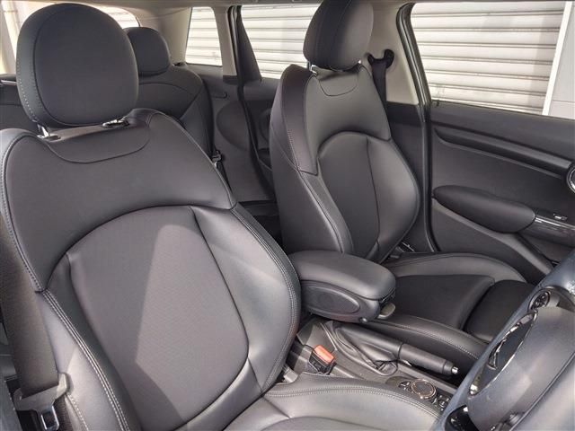 BMW MINI COOPER 5DOOR 2018 Image 31