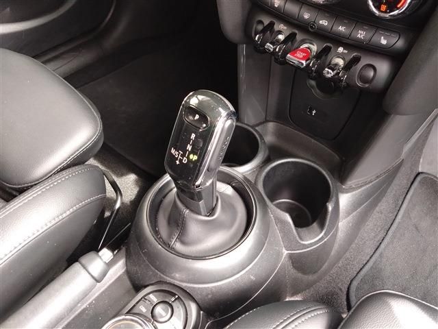 BMW MINI COOPER 5DOOR 2018 Image 31