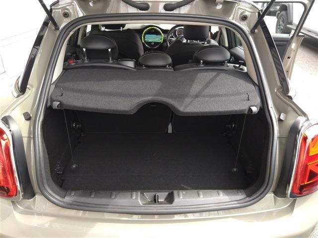 BMW MINI COOPER 5DOOR 2018 Image 31