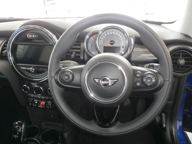 BMW MINI COOPER 2018 Image 31
