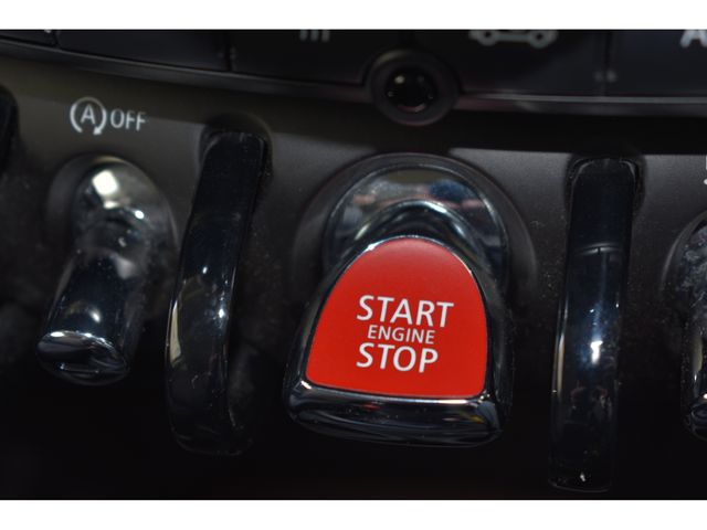 BMW MINI COOPER D 5DOOR 2021 Image 31