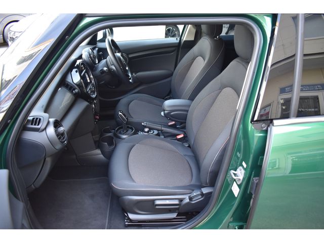 BMW MINI COOPER D 5DOOR 2021 Image 31