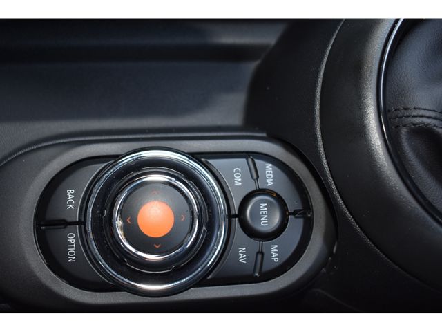 BMW MINI COOPER D 5DOOR 2021 Image 31