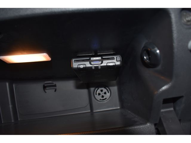 BMW MINI COOPER D 5DOOR 2021 Image 31