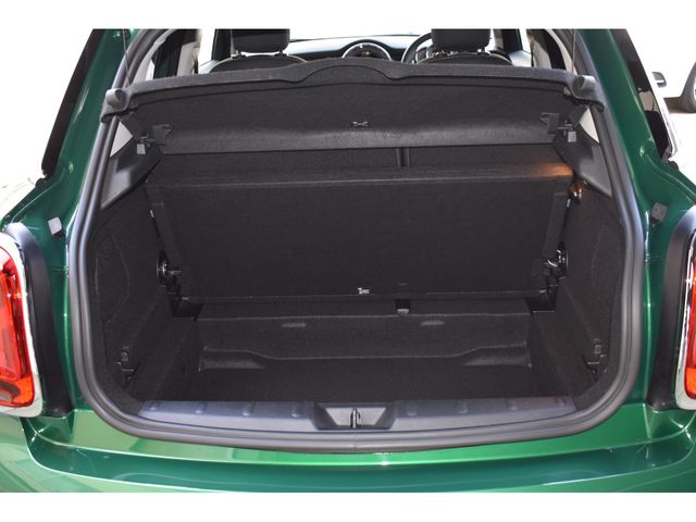 BMW MINI COOPER D 5DOOR 2021 Image 31