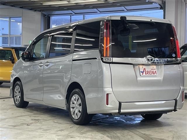 TOYOTA NOAH 4WD 2017 Image 31