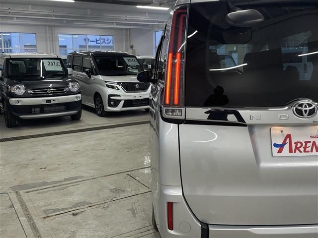 TOYOTA NOAH 4WD 2017 Image 31