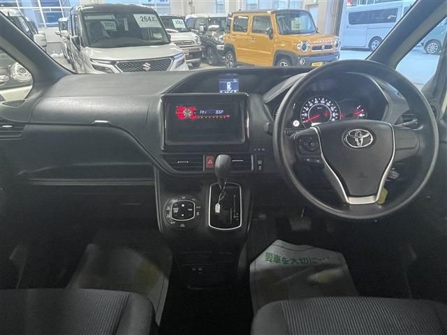 TOYOTA NOAH 4WD 2017 Image 31