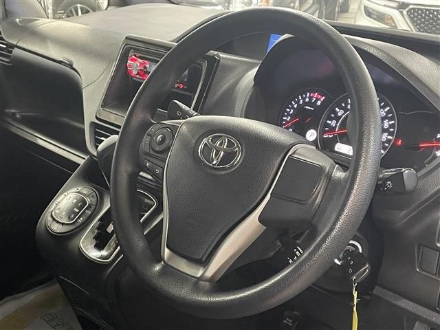 TOYOTA NOAH 4WD 2017 Image 31