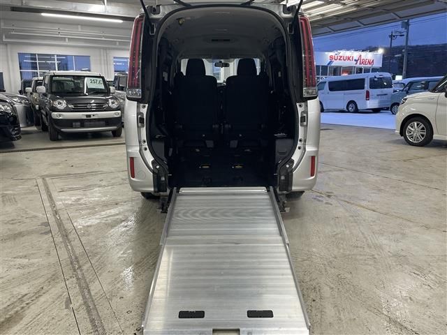 TOYOTA NOAH 4WD 2017 Image 31