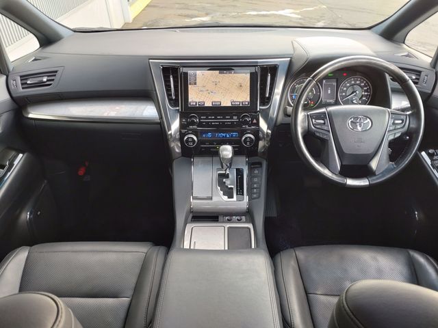 TOYOTA ALPHARD HYBRID 4WD 2018 Image 31