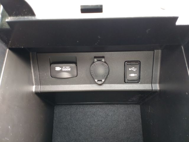 TOYOTA ALPHARD HYBRID 4WD 2018 Image 31