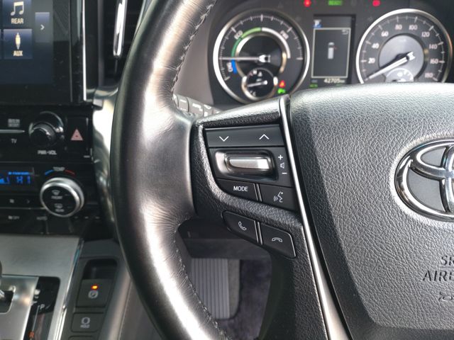 TOYOTA ALPHARD HYBRID 4WD 2018 Image 31