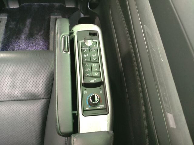 TOYOTA ALPHARD HYBRID 4WD 2018 Image 31