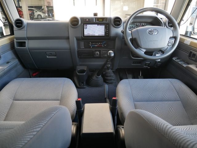 TOYOTA LANDCRUISER VAN 2015 Image 31