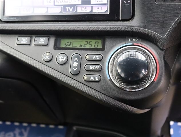 TOYOTA AQUA 2012 Image 31